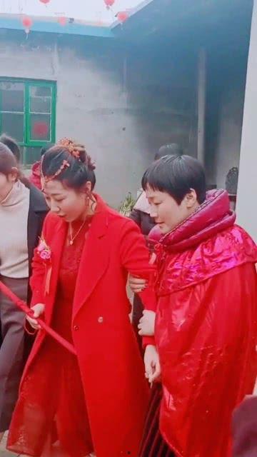 新郎吃瓜,揭秘婚礼现场惊人一幕